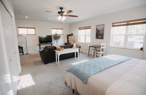 Heart of Missoula Hotel | Goldsmith's Riverfront Inn