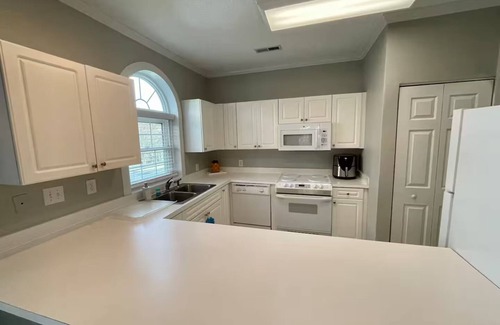 Socastee Eigentumswohnung | Golf / Beach Retreat in Charming 2-bedroom Condo in Delightful Myrtle Beach