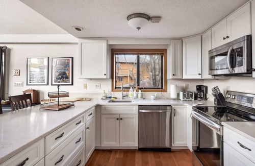 The Woods Kabine | Golf Views, Fireplace, 2 Fire Pits, Grill & Deck