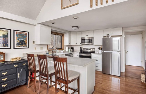 The Woods Kabine | Golf Views, Fireplace, 2 Fire Pits, Grill & Deck