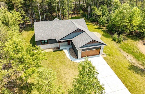 Rome Haus | GOLFER'S PARADISE, MINUTES FROM SAND VALLEY GOLF RESORT