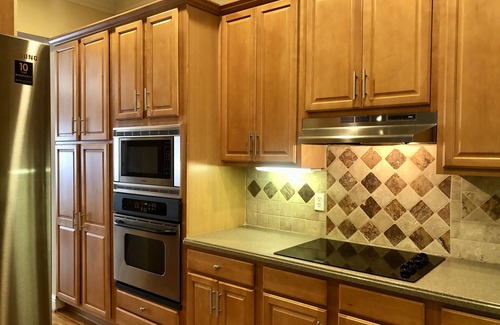 Greater Valley Brook Haus | Gorgeous 2 bedrooms and 2 1/2 bathrooms townhouse in North Decatur