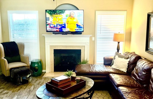 Hoover Haus | Monatliche Lovely Private Town Home umfasst Kabel und Dienstprogramme