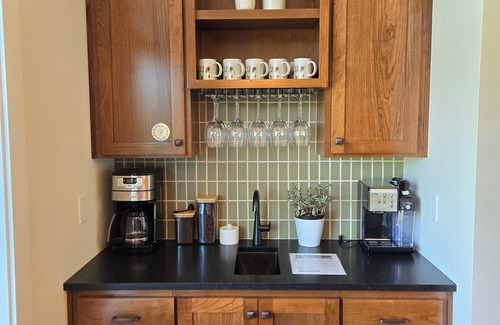 Carlton Haus | Gorgeous 3 BR 2.5 BA Craftsman home on 1/2 acre- Great outdoor spaces & firepit