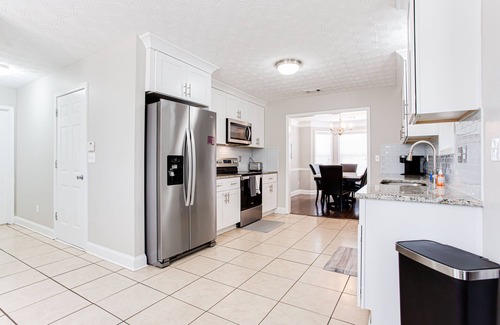 Conyers Haus | Gorgeous 4 Bedroom Home