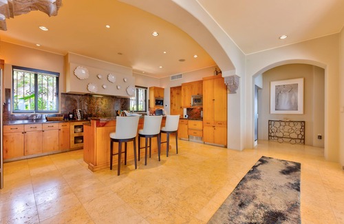 Palmilla Villa | Gorgeous 5-Bedroom Property in Villas del Mar