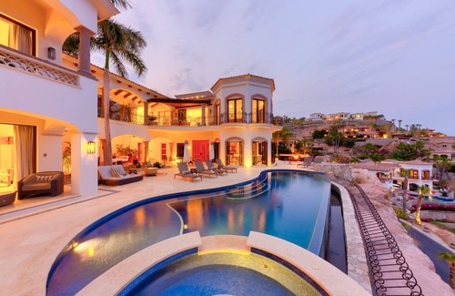 Palmilla Villa | Gorgeous 5-Bedroom Property in Villas del Mar