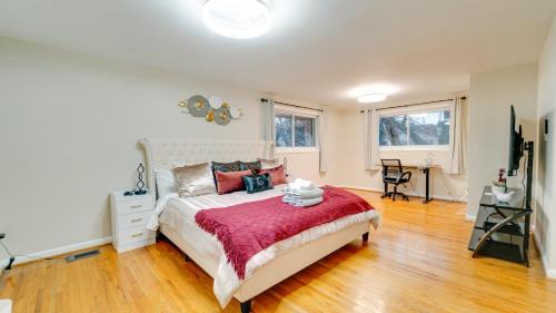 Oxon Hill Haus | Gorgeous 5BR & 3BA Spacious Home 2 minutes from MGM
