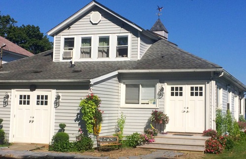 Conneaut Lakeshore Hütte | HERRLICH 6-BR SEESEITE