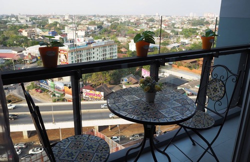 Chiang Mai Wohnung | Wunderschöne Wohnung mit Blick auf die Berge und die Stadt