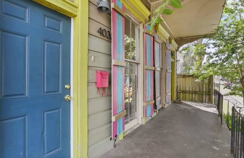 Mid-City Wohnung | Gorgeous backyard Pool, 2BD Midcity Retreat!