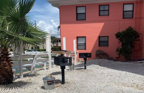St. Pete Beach Wohnung | Gorgeous Beach view balcony with heated pool