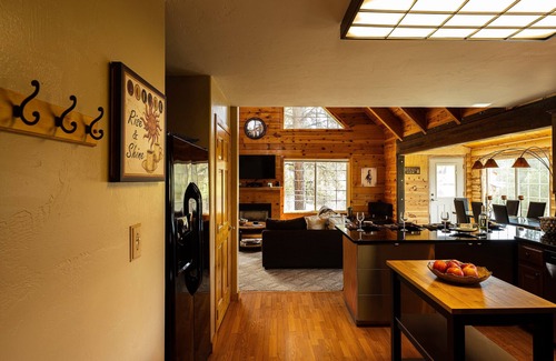 Long Valley Junction Kabine | Gorgeous cabin getaway near Zion and Bryce Canyon National Park.