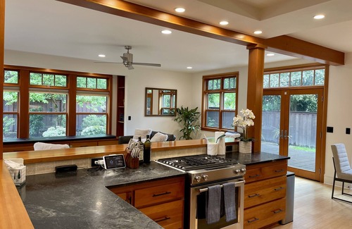 Amazon Haus | Gorgeous Craftsmen home blocks from University of Oregon Campus