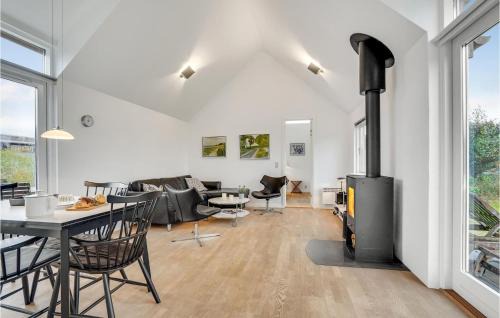 Tversted Haus | Gorgeous Home In Bindslev With Kitchen