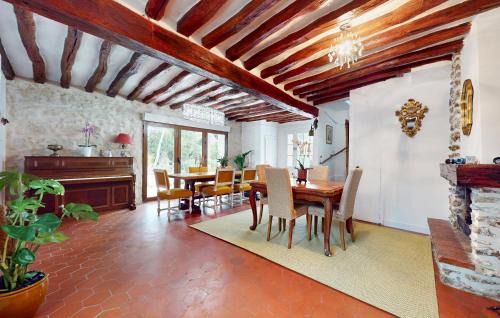 Chessy Haus | Gorgeous Home In Chessy With Wifi