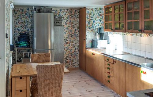 Sissehall Haus | Gorgeous Home In Hasslö With Kitchen