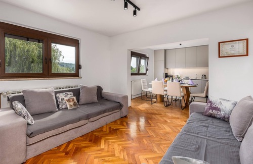 Slunj Haus | Wunderschönes Haus in Slunj mit Küche