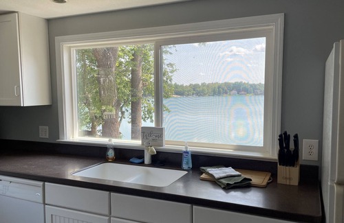 Howe Haus | Gorgeous Lakefront Home! Amazing views, outdoor dining and close to Shipshewana.