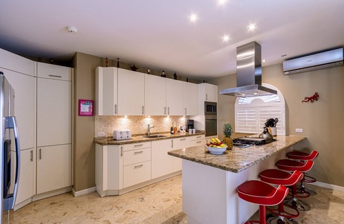 Sabana Liber Villapark Villa | Gorgeous Mansion, Private Pool, Outdoor Kitchen!