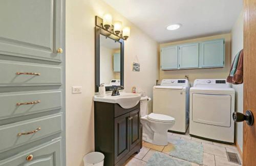 Ingleside Haus | Gorgeous Nautical Lake House Chain O' Lakes with Hot Tub Option