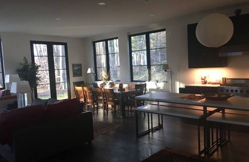 Harbert Haus | Gorgeous new house - minutes from the beach!