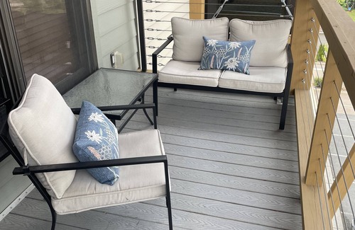 Kellogg Eigentumswohnung | Gorgeous Penthouse w/Views! Sleeps 4. Comfy and Cozy