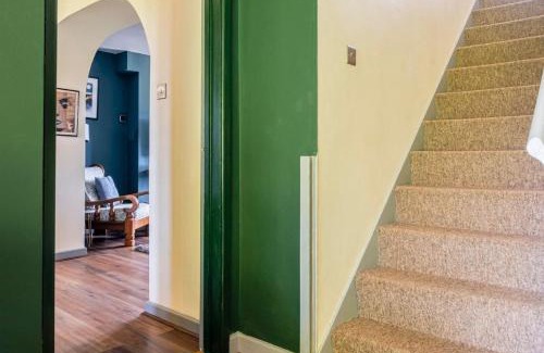 Norton St. Philip Haus | Gorgeous Rural 4 Bed Farm Cottage - With Hot Tub!