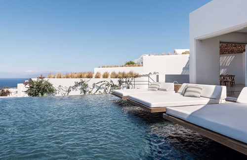 Oia Villa | Gorgeous Santorini Villa | Villa Eleganza | 3 Bedroom | Brilliant Sea Views | Large Terrace with Private Infinity Pool & Jacuzzi | Oia
