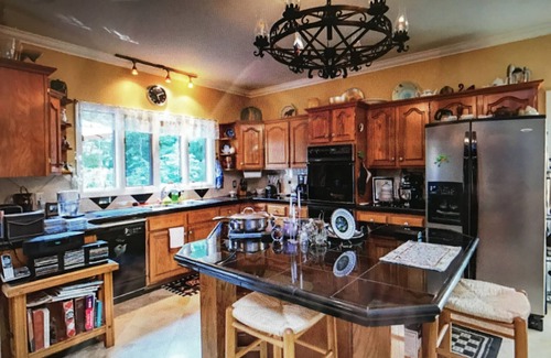 Franklin Haus | Gorgeous suite With two bedrooms and two baths