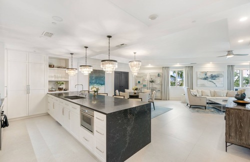 Seven Mile Beach Eigentumswohnung | Gorgeous Waterfront Private Residence at The Ritz-Carlton Resort