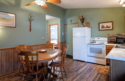 Saugatuck Hütte | Goshorn Lake Resort Cottage #22