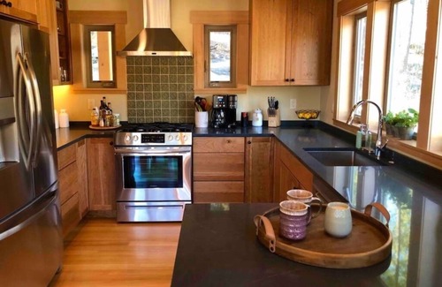 Lakeside Haus | Graham Getaway on Flathead Lake