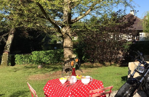 Chille Haus | Graine de Douceur Jura- Chille house with garden 2 to 8 persons