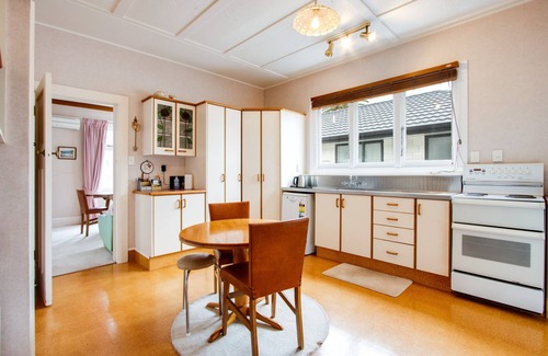 Napier Haus | Gran's House - Napier Holiday Home, NAPIER