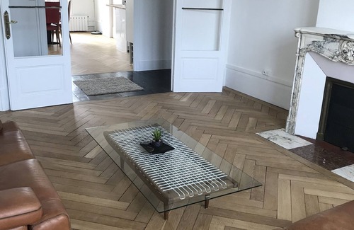 Lons-le-Saunier Wohnung | Grand Appartement de Caractère