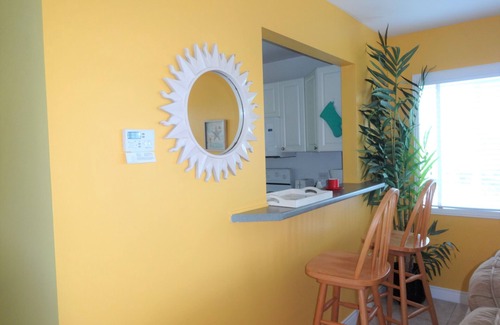 Bodden Town Eigentumswohnung | Grand Cayman - Luxus-Apartment mit 2 Schlafzimmern und 2 Badezimmern, wundervolle Terrasse mit Meerblick
