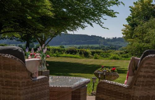 Bromsash Villa | Grand Georgian Villa and Coach House Sleeps 18 Guests Dogs Welcome