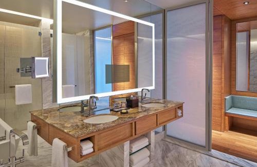 Bonifacio Global City Hotel | Grand Hyatt Manila