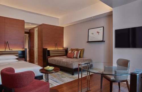 Bonifacio Global City Hotel | Grand Hyatt Manila