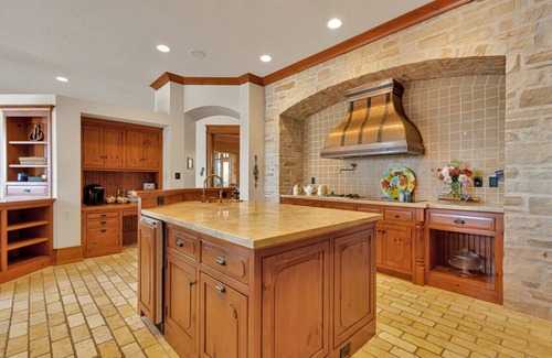 Suamico Haus | Grand on Longtail | Lazy River · Lake · Luxe Stay