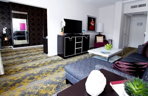 Kalorama Heights Hotel | Grand One Bedroom Suite King, Complimentary Coffee, Capital Views