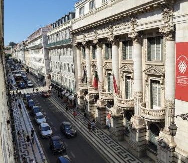 Chiado Wohnung | Grand Ouro Deluxe Apartment Downtown Baixa