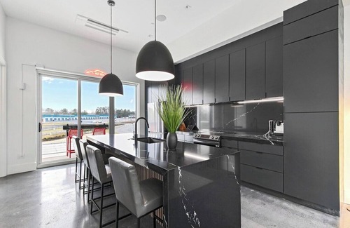 Dawsonville Villa | Grand Prix Grandeur at AMP