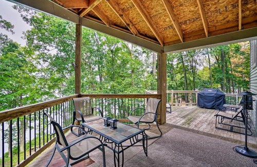 Lowell Haus | Grand Rapids Area Lakefront House with Dock