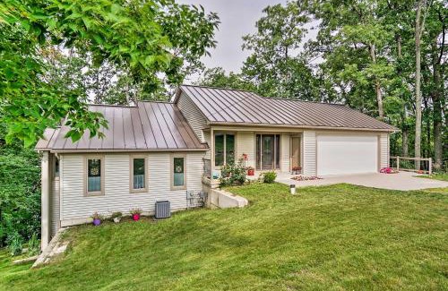 Lowell Haus | Grand Rapids Area Lakefront House with Dock