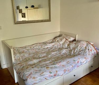 Adamville Wohnung | Grand studio avec terrasse et jardin