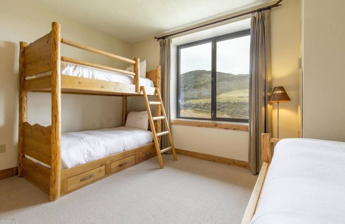 Park City Hotel | Grand Summit Hotel #702 Penthouse Ski-in, Ski-out Corner Unit