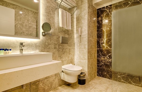 Tosmur Belediyesi Resort | Grand Uysal Beach&Spa Hotel - All inclusive