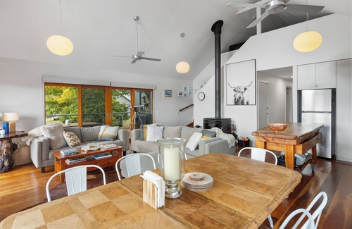 Merrijig Haus | Grand View Chalet: 4 BR, 2 BA in Merrijig, Sleeps 10